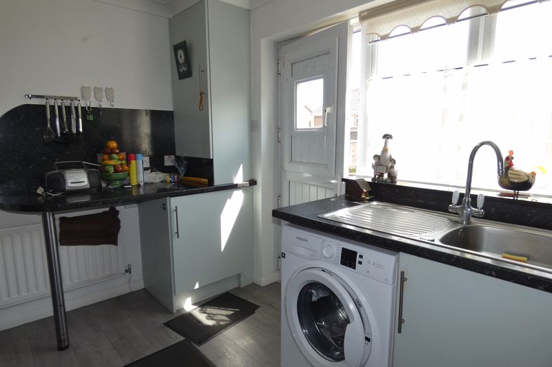 Kitchen/Breakfast- click for photo gallery